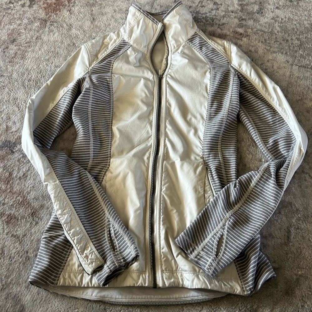 Lululemon Women's Cream and Gray Jacket